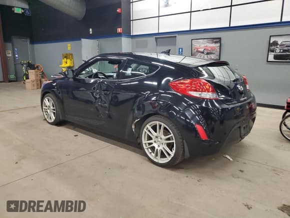 ✅ 2012 Hyundai Veloster w/Gray Int • VIN: KMHTC6AD8CU050131 • Lot: 86982044. Wystawiony na Copart z przebiegiem 118 010 mil. Bezpłatny archiwum sprzedaży aukcyjnych z USA i szczegółowy raport historii pojazdu na DreamBid. Zdjęcie 2.