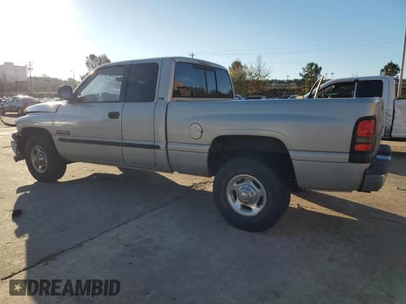 ✅ 2001 Dodge 2500 • VIN: 3B7KC23601G164440 • Lot: 92075605. Listed on Copart with 305,481 mi. Free auction sales archive from the USA and detailed vehicle history report at DreamBid. Image 2.