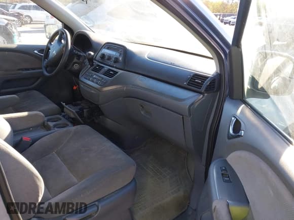 ✅ 2007 Honda Odyssey EX • VIN: 5FNRL38467B036519 • Lot: 43702862. Listed on IAAI with 218,014 mi. Free auction sales archive from the USA and detailed vehicle history report at DreamBid. Image 5.