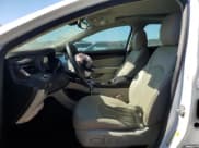 ✅ 2017 Buick LaCrosse Premium • VIN: 1G4ZS5SSXHU144300 • Lot: 76731404. Wystawiony na Copart z przebiegiem 66 206 mil. Bezpłatny archiwum sprzedaży aukcyjnych z USA i szczegółowy raport historii pojazdu na DreamBid. Zdjęcie 7.