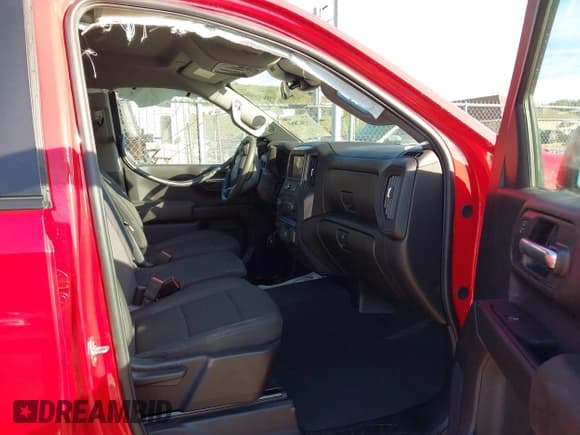 ✅ 2025 Chevrolet Silverado 1500 Custom • VIN: 1GCPKBEK3SZ180524 • Lot: 43362895. Wystawiony na IAAI z przebiegiem 8 816 mil. Bezpłatny archiwum sprzedaży aukcyjnych z USA i szczegółowy raport historii pojazdu na DreamBid. Zdjęcie 5.