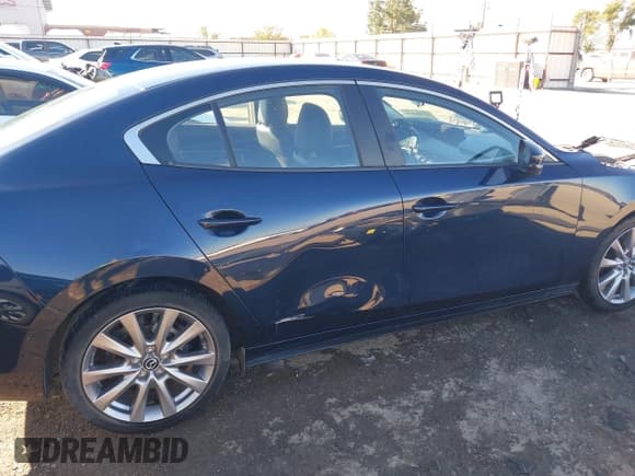 ✅ 2021 Mazda 3 Select • VIN: JM1BPABL3M1338574 • Lot: 43586559. Listed on IAAI with 89,147 mi. Free auction sales archive from the USA and detailed vehicle history report at DreamBid. Image 14.