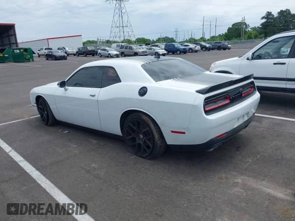 2015 Dodge Challenger R/T Plus with VIN 2C3CDZBT6FH855680, listed as a IAAI auction lot 42233944 with 141,371 mi miles and . Bid and sale history available at DreamBid. Image 3.
