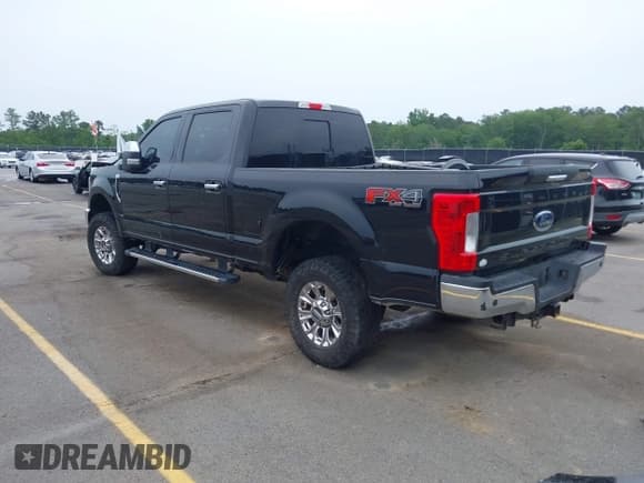 ✅ 2019 Ford F-250 XL • VIN: 1FT7W2B60KEG82555 • Lot: 42203933. Listed on IAAI with 163,407 mi. Free auction sales archive from the USA and detailed vehicle history report at DreamBid. Image 3.