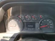 ✅ 2025 Chevrolet Silverado 2500HD • VIN: 1GC0KLE71SF192028 • Lot: 71370845. Wystawiony na Copart z przebiegiem 15 609 mil. Bezpłatny archiwum sprzedaży aukcyjnych z USA i szczegółowy raport historii pojazdu na DreamBid. Zdjęcie 9.