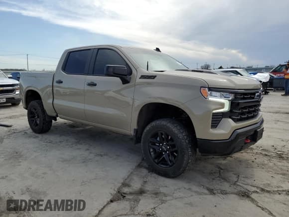 ✅ 2023 Chevrolet Silverado 1500 LT Trail Boss • VIN: 3GCUDFE88PG115832 • Lot: 48761895. Wystawiony na Copart z przebiegiem 57 479 mil. Bezpłatny archiwum sprzedaży aukcyjnych z USA i szczegółowy raport historii pojazdu na DreamBid. Zdjęcie 4.