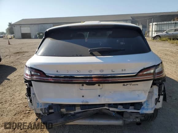 ✅ 2019 Lincoln Nautilus Reserve • VIN: 2LMPJ8LPXKBL32399 • Lot: 71879605. Wystawiony na Copart z przebiegiem 52 894 mil. Bezpłatny archiwum sprzedaży aukcyjnych z USA i szczegółowy raport historii pojazdu na DreamBid. Zdjęcie 6.