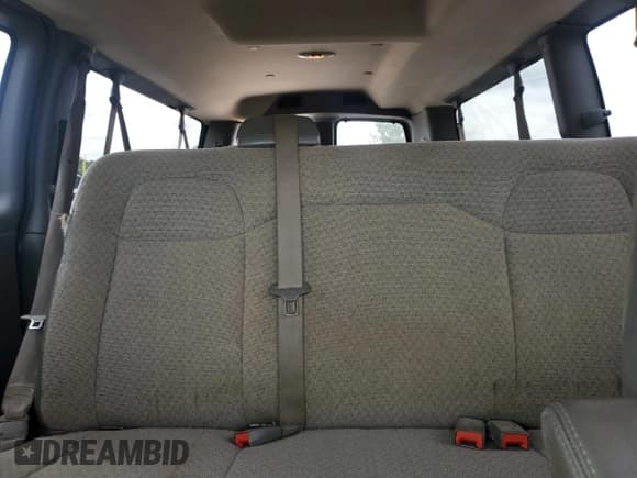 ✅ 2017 Chevrolet Express Passenger LT • VIN: 1GAZGPFG7H1334282 • Лот: 65460165. Опубликован ранее на Copart с пробегом 114 603 миль. Бесплатный доступ к архиву аукционных продаж из США и подробный отчёт об истории автомобиля на DreamBid. Изображение 10.