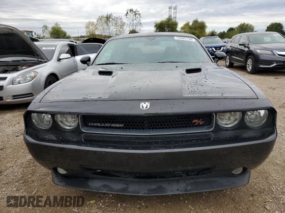 ✅ 2010 Dodge Challenger R/T Classic • VIN: 2B3CJ5DT6AH296877 • Lot: 72045134. Wystawiony na Copart z przebiegiem 58 647 mil. Bezpłatny archiwum sprzedaży aukcyjnych z USA i szczegółowy raport historii pojazdu na DreamBid. Zdjęcie 5.