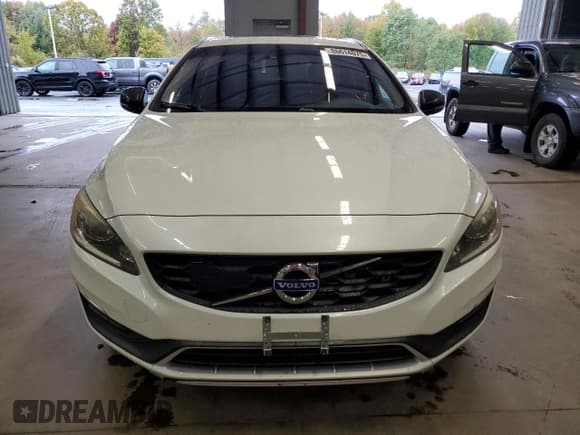 ✅ 2016 Volvo V60 T5 • VIN: YV4612HK5G1011022 • Лот: 86614075. Опубликован ранее на Copart с пробегом 114 982 миль. Бесплатный доступ к архиву аукционных продаж из США и подробный отчёт об истории автомобиля на DreamBid. Изображение 5.