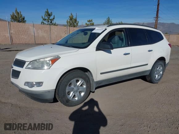 ✅ 2010 Chevrolet Traverse LS • VIN: 1GNLVEED5AJ203668 • Lot: 43814603. Wystawiony na IAAI z przebiegiem 122 000 mil. Bezpłatny archiwum sprzedaży aukcyjnych z USA i szczegółowy raport historii pojazdu na DreamBid. Zdjęcie 2.