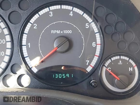 ✅ 2005 Jeep Liberty Sport • VIN: 1J4GK48K25W704267 • Lot: 43562702. Wystawiony na IAAI z przebiegiem 130 591 mil. Bezpłatny archiwum sprzedaży aukcyjnych z USA i szczegółowy raport historii pojazdu na DreamBid. Zdjęcie 16.