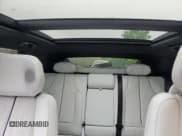 ✅ 2024 Cadillac LYRIQ Luxury • VIN: 1GYKPRRK7RZ128977 • Lot: 56977065. Wystawiony na Copart z przebiegiem 4 162 mil. Bezpłatny archiwum sprzedaży aukcyjnych z USA i szczegółowy raport historii pojazdu na DreamBid. Zdjęcie 10.