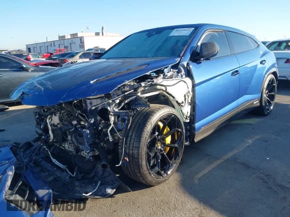 ✅ 2024 Lamborghini Urus Performante • VIN: ZPBUC3ZL3RLA30847 • Lot: 40935032. Listed on IAAI with Not provided. Free auction sales archive from the USA and detailed vehicle history report at DreamBid. Image 21.