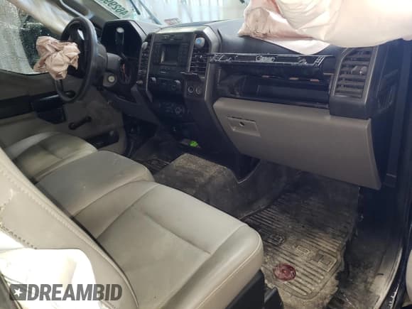 ✅ 2020 Ford F-250 XL • VIN: 1FTBF2A67LED87322 • Lot: 46299845. Wystawiony na Copart z przebiegiem Nie podano. Bezpłatny archiwum sprzedaży aukcyjnych z USA i szczegółowy raport historii pojazdu na DreamBid. Zdjęcie 8.