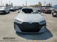 ✅ 2023 BMW i7 xDrive60 • VIN: WBY53EJ04PCN64055 • Лот: 64251325. Опубликован ранее на Copart с пробегом Не указан. Бесплатный доступ к архиву аукционных продаж из США и подробный отчёт об истории автомобиля на DreamBid. Изображение 14.