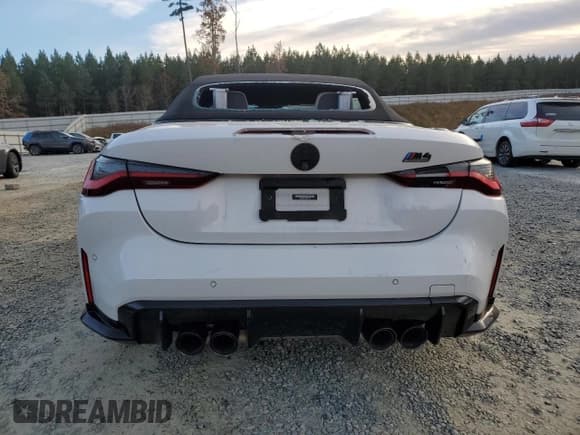 ✅ 2022 BMW M4 Competition xDrive • VIN: WBS33BA03NCK37773 • Lot: 81842564. Wystawiony na Copart z przebiegiem Nie podano. Bezpłatny archiwum sprzedaży aukcyjnych z USA i szczegółowy raport historii pojazdu na DreamBid. Zdjęcie 6.