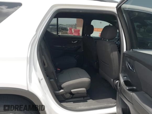 ✅ 2022 Chevrolet Traverse LT Cloth • VIN: 1GNERGKW4NJ183708 • Lot: 42493383. Listed on IAAI with 29,650 mi. Free auction sales archive from the USA and detailed vehicle history report at DreamBid. Image 8.