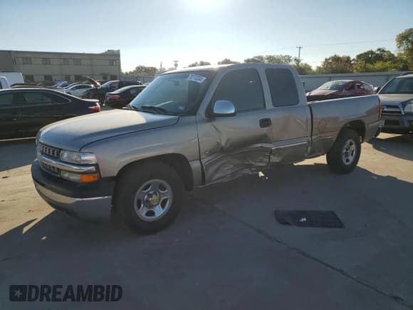 ✅ 2002 Chevrolet Silverado 1500 LS • VIN: 2GCEC19T621240581 • Лот: 70779334. Опубликован ранее на Copart с пробегом 154 389 миль. Бесплатный доступ к архиву аукционных продаж из США и подробный отчёт об истории автомобиля на DreamBid. Изображение 1.