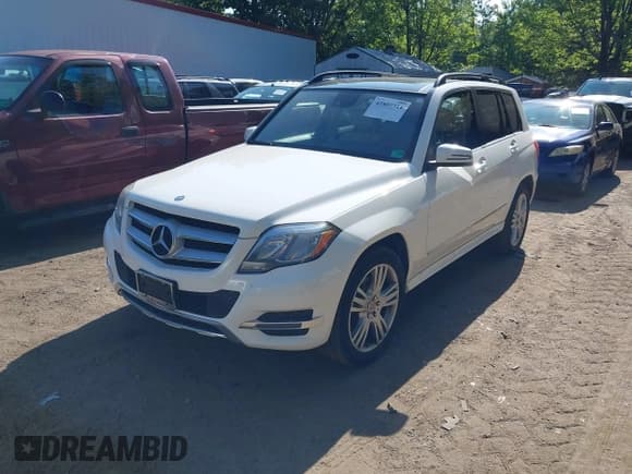 ✅ 2015 Mercedes-Benz GLK 350 • VIN: WDCGG8JB4FG438376 • Lot: 42802311. Wystawiony na IAAI z przebiegiem 90 866 mil. Bezpłatny archiwum sprzedaży aukcyjnych z USA i szczegółowy raport historii pojazdu na DreamBid. Zdjęcie 17.
