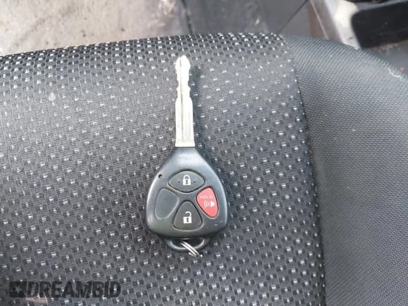 ✅ 2009 Pontiac Vibe 1SA • VIN: 5Y2SP67829Z464547 • Lot: 42420862. Wystawiony na IAAI z przebiegiem 118 207 mil. Bezpłatny archiwum sprzedaży aukcyjnych z USA i szczegółowy raport historii pojazdu na DreamBid. Zdjęcie 11.