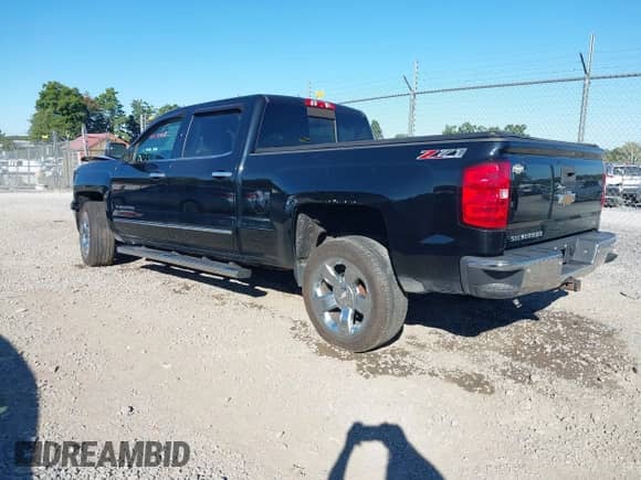 2015 Chevrolet Silverado 1500 LTZ z VIN 3GCUKSEC0FG537689, wystawiony jako IAAI lot #43118408 z przebiegiem 127 218 mil mil oraz . Historia ofert i sprzedaży dostępna na DreamBid. Obrazek 3.
