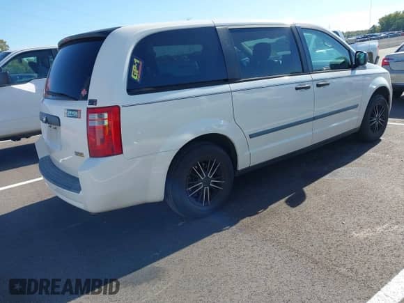 2008 Dodge Grand Caravan SE with VIN 2D8HN44H98R673397, listed as a IAAI auction lot 43531615 with 268,146 mi miles and . Bid and sale history available at DreamBid. Image 4.