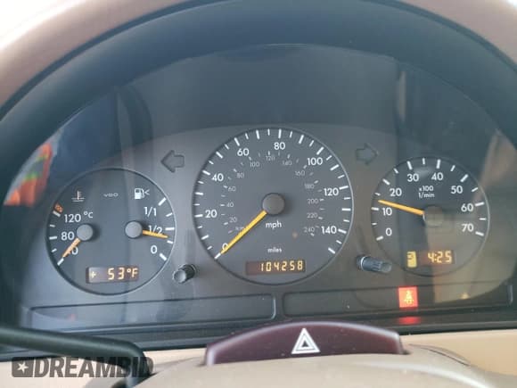 ✅ 2004 Mercedes-Benz M 500 • VIN: 4JGAB75E44A466652 • Лот: 41475445. Опубликован ранее на Copart с пробегом 104 258 миль. Бесплатный доступ к архиву аукционных продаж из США и подробный отчёт об истории автомобиля на DreamBid. Изображение 9.