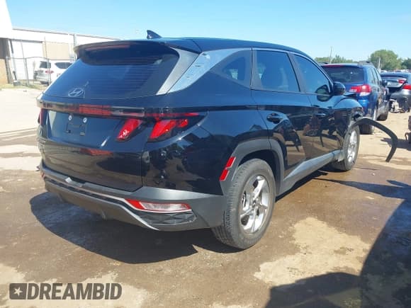 ✅ 2022 Hyundai Tucson SE • VIN: 5NMJA3AE2NH006760 • Lot: 43260173. Wystawiony na IAAI z przebiegiem 75 591 mil. Bezpłatny archiwum sprzedaży aukcyjnych z USA i szczegółowy raport historii pojazdu na DreamBid. Zdjęcie 4.