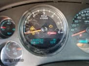 ✅ 2009 Chevrolet Suburban 2LT • VIN: 1GNFK26339R240189 • Lot: 69090664. Wystawiony na Copart z przebiegiem 217 604 mil. Bezpłatny archiwum sprzedaży aukcyjnych z USA i szczegółowy raport historii pojazdu na DreamBid. Zdjęcie 9.