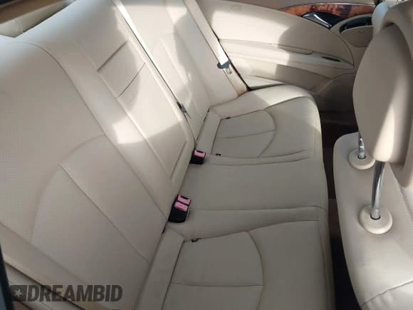 ✅ 2009 Mercedes-Benz E 350 Luxury • VIN: WDBUF87X69B418306 • Lot: 43828254. Listed on IAAI with 176,933 mi. Free auction sales archive from the USA and detailed vehicle history report at DreamBid. Image 8.