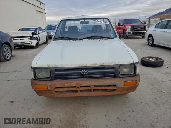 ✅ 1994 Toyota Pickup • VIN: JT4RN81A9R5192095 • Lot: 94161955. Wystawiony na Copart z przebiegiem 187 865 mil. Bezpłatny archiwum sprzedaży aukcyjnych z USA i szczegółowy raport historii pojazdu na DreamBid. Zdjęcie 5.