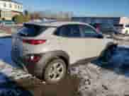 2023 Hyundai Kona SEL с VIN KM8K6CAB6PU958907, выставлен на аукционе Copart как лот 70792132 с пробегом 499 миль миль и . История ставок и продаж доступна на DreamBid. Изображение 3.