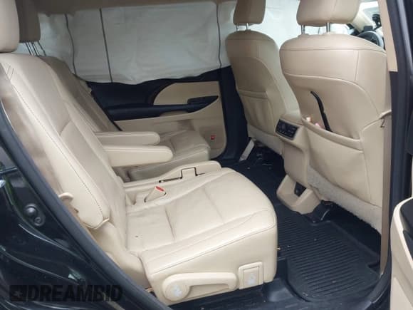 ✅ 2015 Toyota Highlander Limited • VIN: 5TDDKRFH7FS088645 • Lot: 43733934. Listed on IAAI with 126,239 mi. Free auction sales archive from the USA and detailed vehicle history report at DreamBid. Image 8.