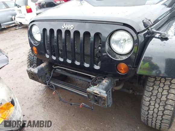 ✅ 2013 Jeep Wrangler Unlimited Sahara • VIN: 1C4BJWEG7DL627832 • Lot: 43612414. Wystawiony na IAAI z przebiegiem 181 773 mil. Bezpłatny archiwum sprzedaży aukcyjnych z USA i szczegółowy raport historii pojazdu na DreamBid. Zdjęcie 6.