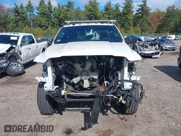 ✅ 2022 Ram 2500 Tradesman • VIN: 3C6MR5AJ3NG139397 • Lot: 43267574. Wystawiony na IAAI z przebiegiem 36 655 mil. Bezpłatny archiwum sprzedaży aukcyjnych z USA i szczegółowy raport historii pojazdu na DreamBid. Zdjęcie 13.