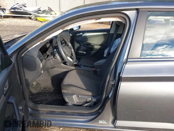 ✅ 2022 Volkswagen Jetta S • VIN: 3VWCM7BU0NM015609 • Lot: 43488392. Listed on IAAI with 26,331 mi. Free auction sales archive from the USA and detailed vehicle history report at DreamBid. Image 5.