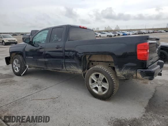 ✅ 2018 Chevrolet Silverado 1500 Custom • VIN: 1GCRCPECXJZ109606 • Лот: 61994534. Опубликован ранее на Copart с пробегом Не указан. Бесплатный доступ к архиву аукционных продаж из США и подробный отчёт об истории автомобиля на DreamBid. Изображение 2.