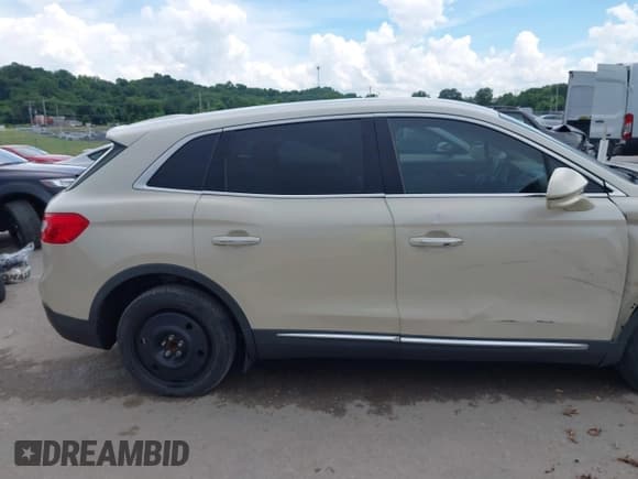 ✅ 2018 Lincoln MKX Select • VIN: 2LMPJ6KR6JBL31370 • Lot: 42607386. Listed on IAAI with 105,495 mi. Free auction sales archive from the USA and detailed vehicle history report at DreamBid. Image 18.