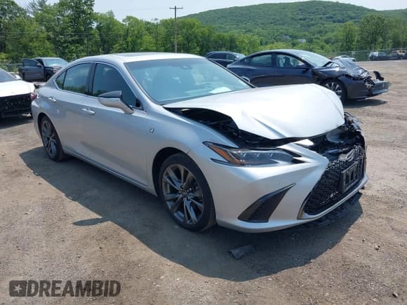 ✅ 2021 Lexus ES 350 F Sport • VIN: 58AGZ1B10MU098840 • Lot: 42416158. Listed on IAAI with 45,104 mi. Free auction sales archive from the USA and detailed vehicle history report at DreamBid. Image 1.