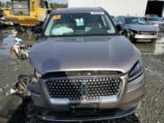 ✅ 2020 Lincoln Corsair Standard • VIN: 5LMCJ1D97LUL28689 • Lot: 42590463. Wystawiony na Copart z przebiegiem 23 876 mil. Bezpłatny archiwum sprzedaży aukcyjnych z USA i szczegółowy raport historii pojazdu na DreamBid. Zdjęcie 5.