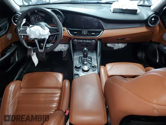 ✅ 2017 Alfa Romeo Giulia Ti • VIN: ZARFAEEN2H7549748 • Lot: 86225595. Listed on Copart with Not provided. Free auction sales archive from the USA and detailed vehicle history report at DreamBid. Image 8.