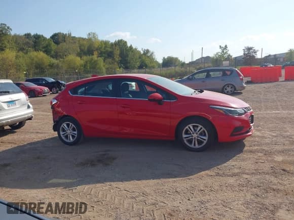 ✅ 2017 Chevrolet Cruze LT • VIN: 3G1BE6SM3HS597574 • Лот: 43360798. Опубликован ранее на IAAI с пробегом 95 385 миль. Бесплатный доступ к архиву аукционных продаж из США и подробный отчёт об истории автомобиля на DreamBid. Изображение 14.