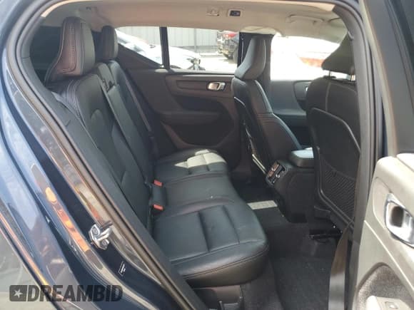 ✅ 2021 Volvo XC40 Momentum • VIN: YV4162UK4M2404775 • Лот: 72052835. Опубликован ранее на Copart с пробегом 49 885 миль. Бесплатный доступ к архиву аукционных продаж из США и подробный отчёт об истории автомобиля на DreamBid. Изображение 11.