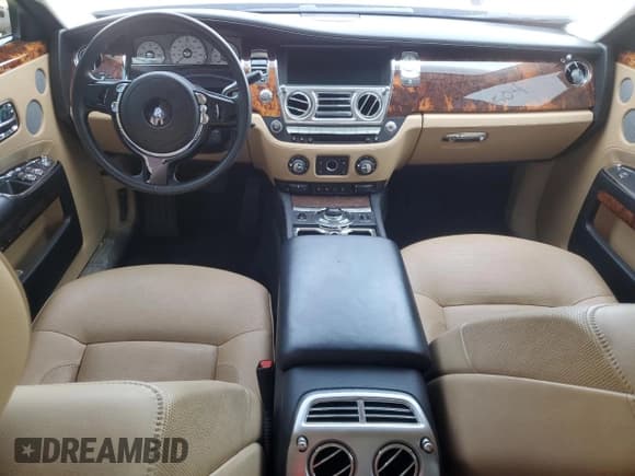 ✅ 2010 Rolls-Royce Ghost • VIN: SCA664S54AUX49006 • Lot: 71230504. Wystawiony na Copart z przebiegiem Nie podano. Bezpłatny archiwum sprzedaży aukcyjnych z USA i szczegółowy raport historii pojazdu na DreamBid. Zdjęcie 10.