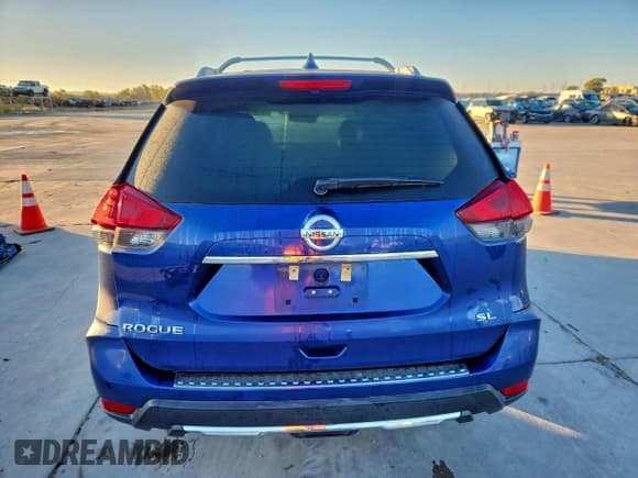 ✅ 2017 Nissan Rogue SV • VIN: 5N1AT2MT7HC827933 • Lot: 96121105. Listed on Copart with 67,217 mi. Free auction sales archive from the USA and detailed vehicle history report at DreamBid. Image 6.