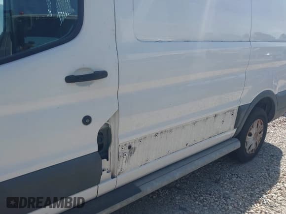 ✅ 2018 Ford Transit • VIN: 1FTYR1YM1JKA89833 • Лот: 41833114. Опубликован ранее на IAAI с пробегом 201 883 миль. Бесплатный доступ к архиву аукционных продаж из США и подробный отчёт об истории автомобиля на DreamBid. Изображение 6.