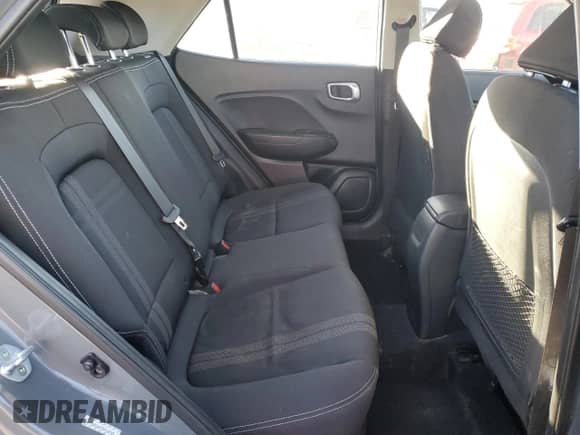 2021 Hyundai Venue SEL z VIN KMHRC8A37MU116439, wystawiony jako Copart lot #89008235 z przebiegiem 60 611 mil mil oraz Szkoda całkowita • Salvage title. Historia ofert i sprzedaży dostępna na DreamBid. Obrazek 11.