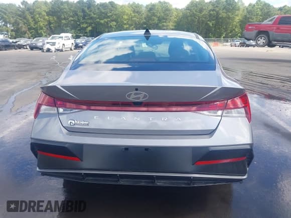 ✅ 2025 Hyundai Elantra SEL Convenience • VIN: KMHLS4DG3SU935865 • Лот: 43255381. Опубликован ранее на IAAI с пробегом 5 020 миль. Бесплатный доступ к архиву аукционных продаж из США и подробный отчёт об истории автомобиля на DreamBid. Изображение 16.