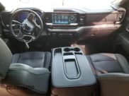 ✅ 2024 Chevrolet Silverado 2500HD • VIN: 2GC1YPEY6R1104367 • Lot: 51783695. Wystawiony na Copart z przebiegiem 59 283 mil. Bezpłatny archiwum sprzedaży aukcyjnych z USA i szczegółowy raport historii pojazdu na DreamBid. Zdjęcie 8.